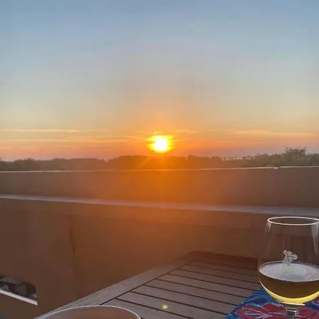 Sisters'house Градо